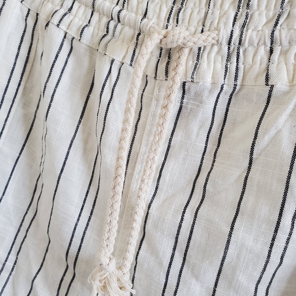 Loose Fit Linen Stripe Shorts Size L - Picture 4 of 9